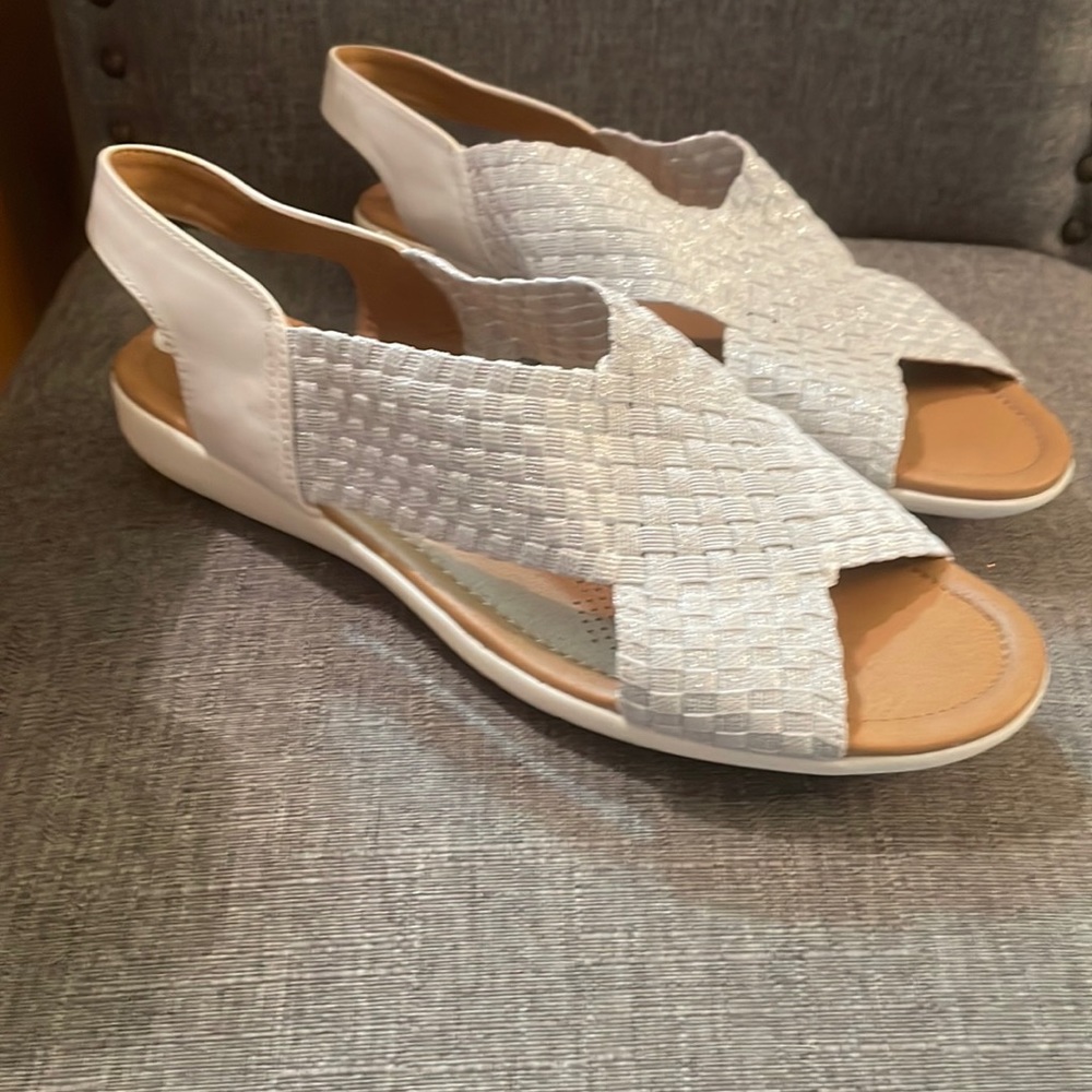 comfortview White Woven Crisscross Slingback Sandals